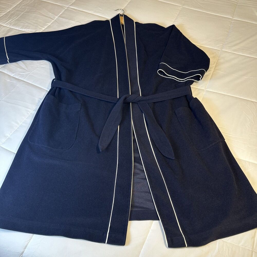 Vintage 1960’s Munsingwear Men’s Tie Navy Robe 100% Darcron Polyester One Size